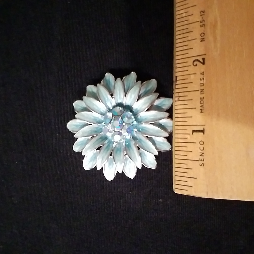 Blue Enamel on Silvertone Metal Flower Motif Brooch with Blue Crystals. - Picture 2 of 4